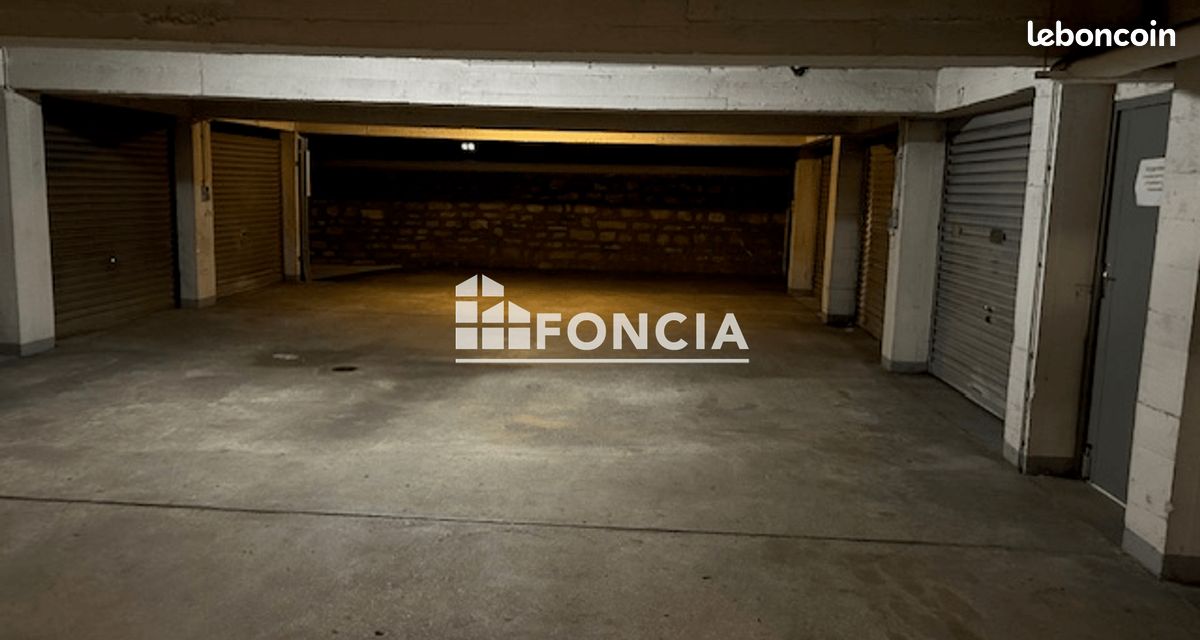 Stationnement à louer 130 - SAINT MANDE 94160 · à Saint-Mandé · 130 €/mois