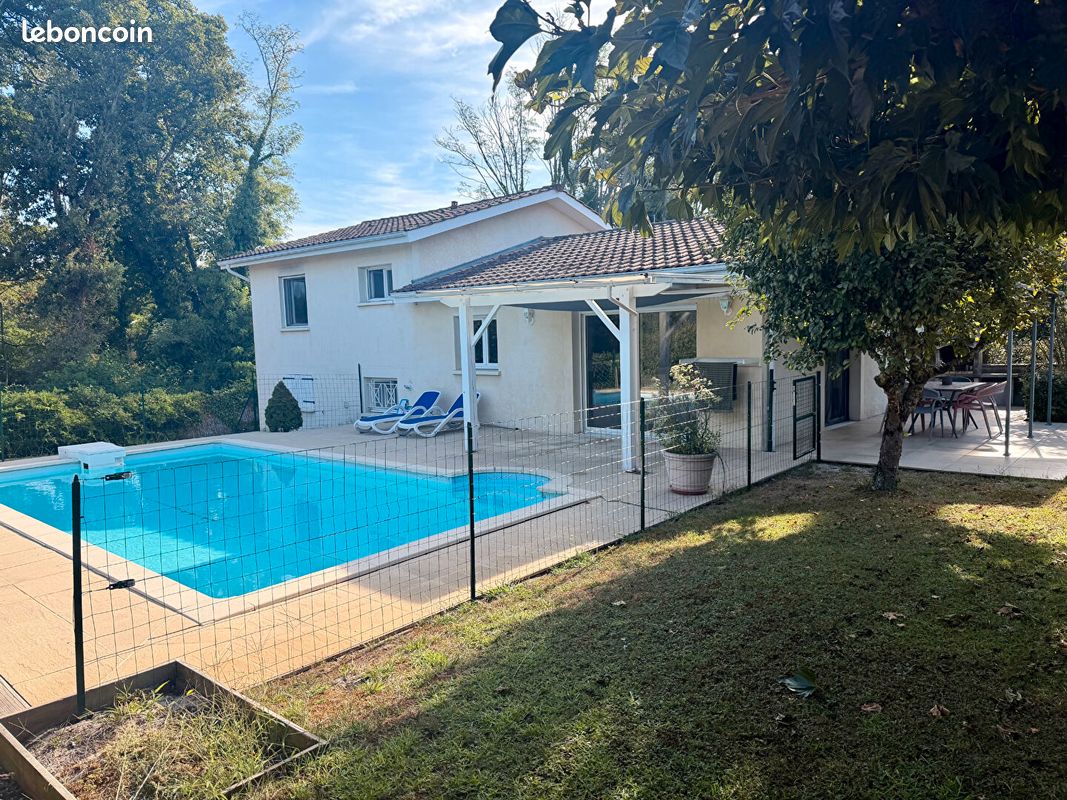 Maison 6 pièces 130 m² · à Salles · 130 m² · 470 000 €