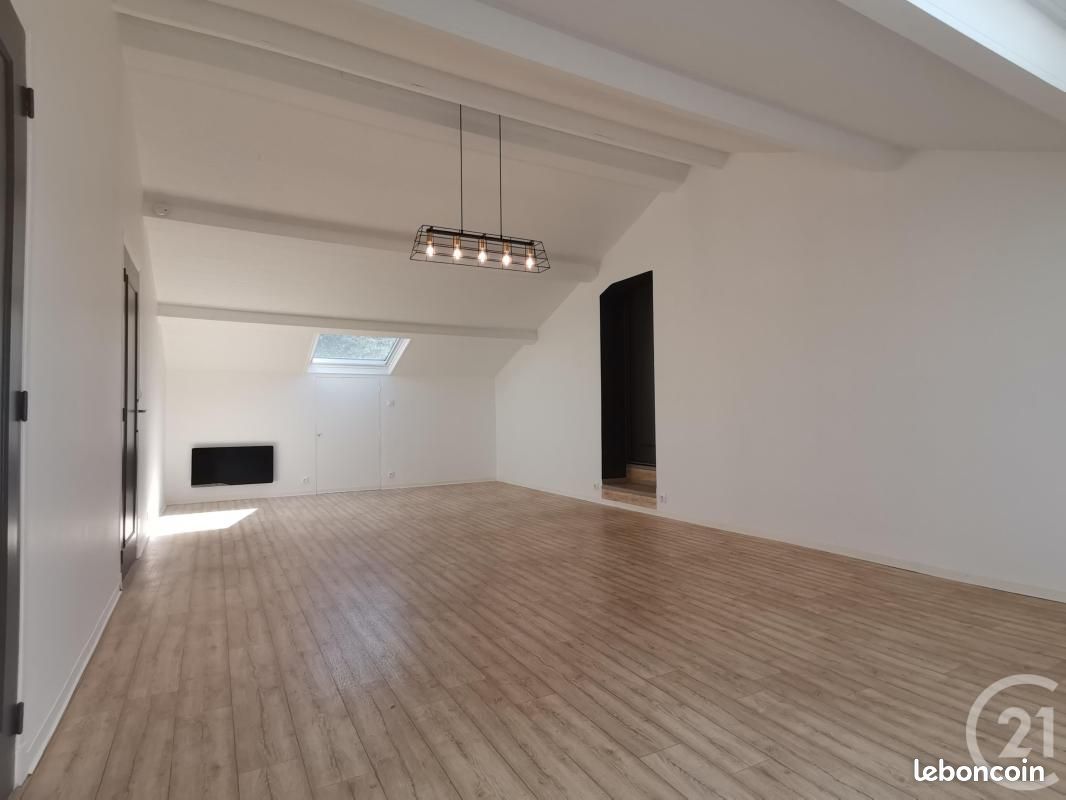 Appartement 2 pièces 49 m² · à Saint-Affrique · 49 m² · 470 €
