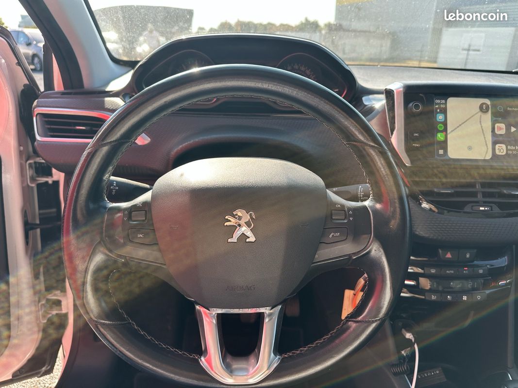 Peugeot 208 1.5 BLUE HDI 102 CH TECH EDITION - GARANTIE 12 MOIS (image 17)