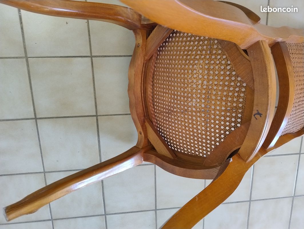 Lot 2 chaises cannées en bois (image 5)