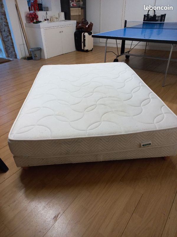Sommier sur pied matelas (image 1)