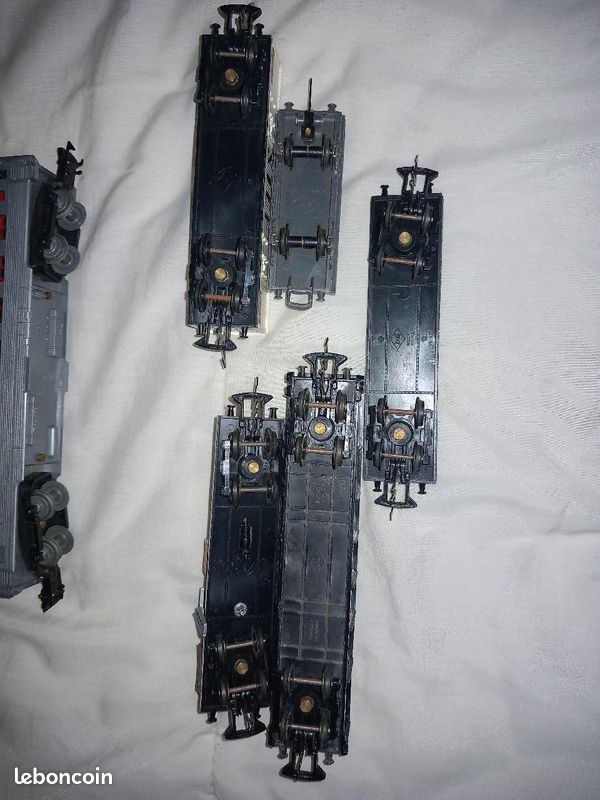 Lot de wagons voyageurs et marchandise "Jouef" vintage (image 10)