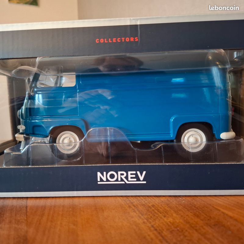 Estafette NOREV Renault Estafette 1967 Bleue 1/18 NOREV 185122 – La Fourgonnette Culte En Miniature