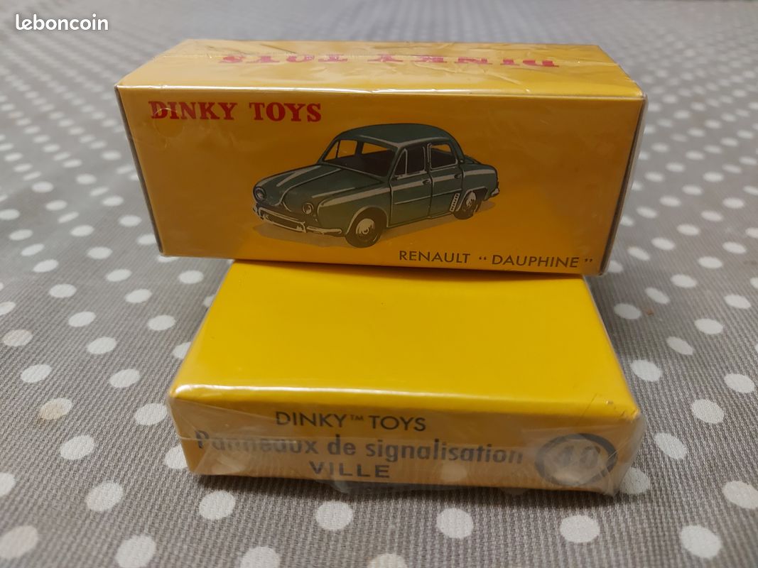 Dinky Toys Renault Dauphine 24E – Miniature Ancienne En Boîte