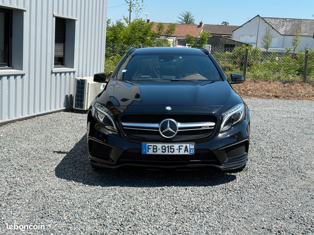 Mercedes-Benz GLA 45 AMG Recaro 2014 (image 5)