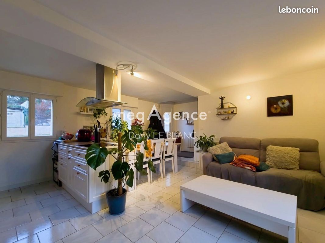 Immeuble 3 pièces 265 m² · à Jouy · 265 m² · 574 900 €