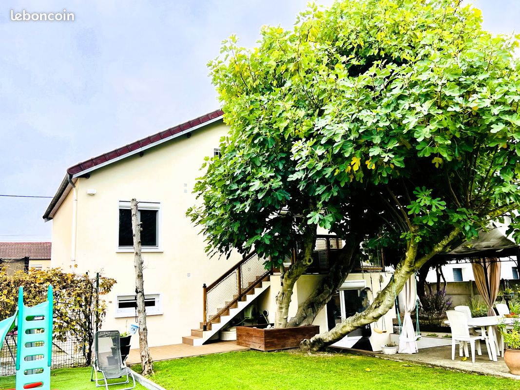 Maison 5 pièces 122 m² · à Vaujours · 122 m² · 360 000 €