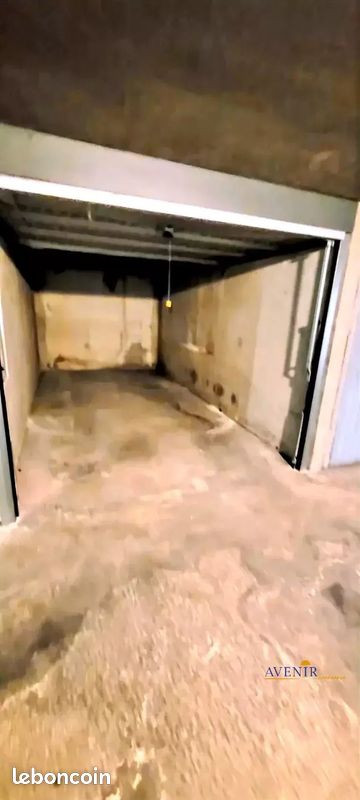 Parking 15 m² · à Plan-de-Cuques · 15 m² · 124 €/mois