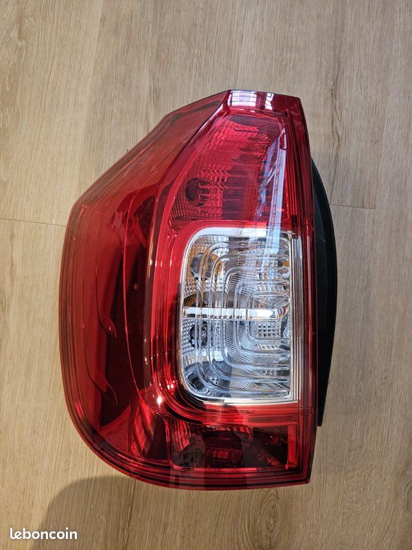 Feu Arrière Droit Compatible Dacia Logan MCV (02/2007 Et +) - Qualité OEM, Homologué E, Prêt à Monter