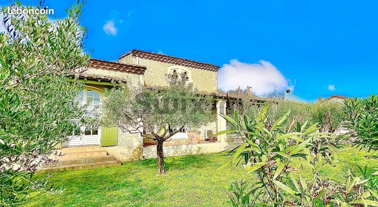 Villa 6 pièces 166 m²
