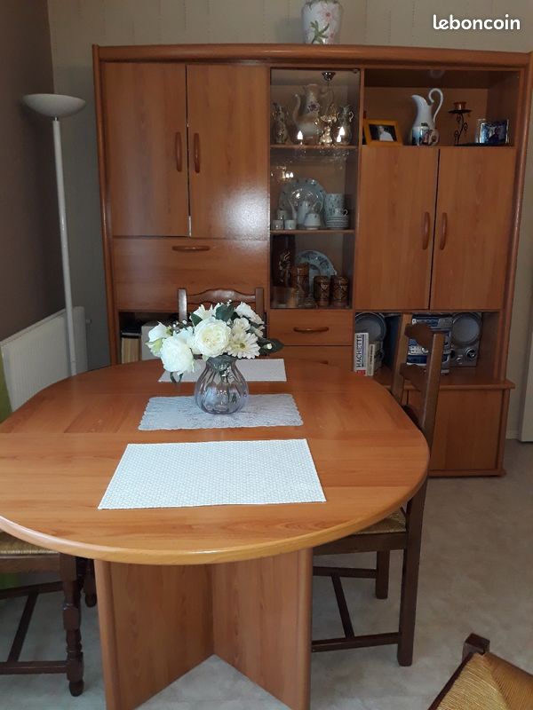 Buffet, argenterie, meuble TV et table extensible (image 1)