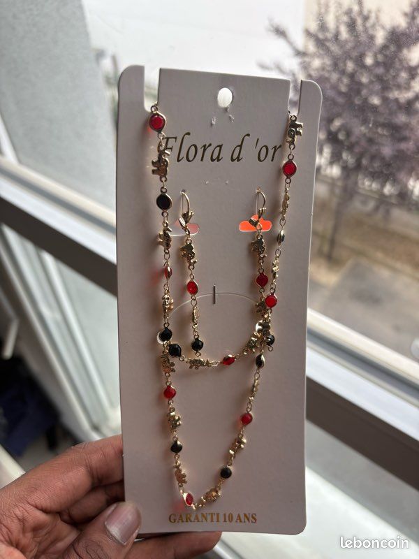 Set bijou Flora d'Or neuf – Collier boucles éléphants rouges