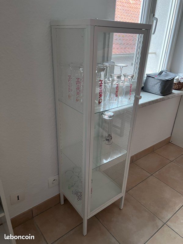 Vitrine (image 1)