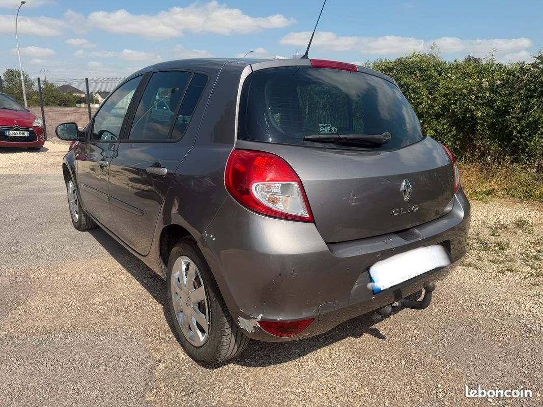 Renault clio iii 1.5 dci 86 cv (image 5)