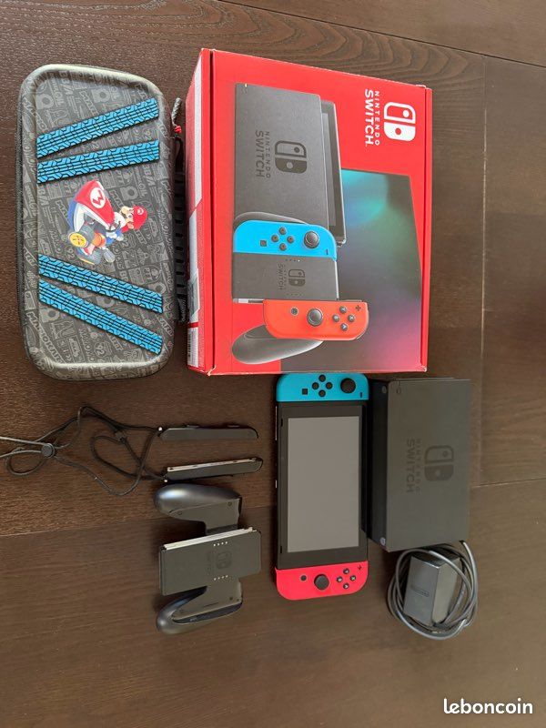 Nintendo Switch + boîte + accessoires – Très bon état (image 1)