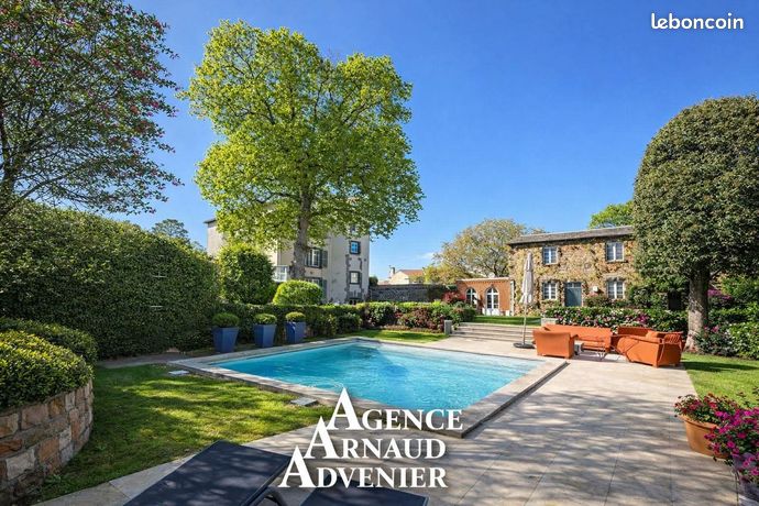 Propriété 5 pièces 173 m²