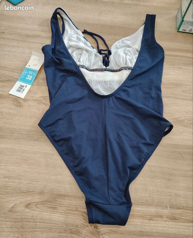 Maillot de bain une pièce de marque LG (image 2)