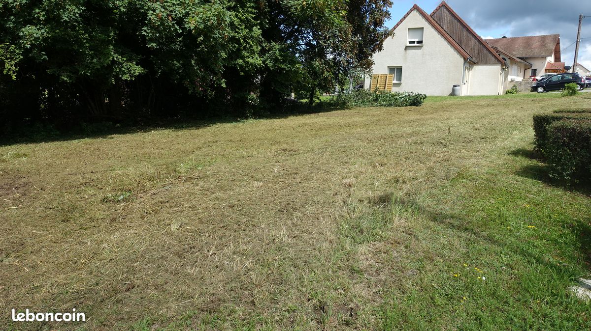 Terrain constructible à Le Vernois · 40 000 €