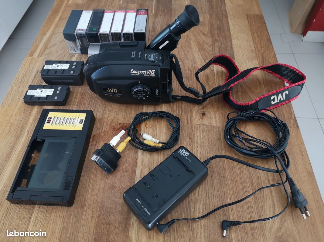 Caméscope JVC GR-AX250S (image 1)