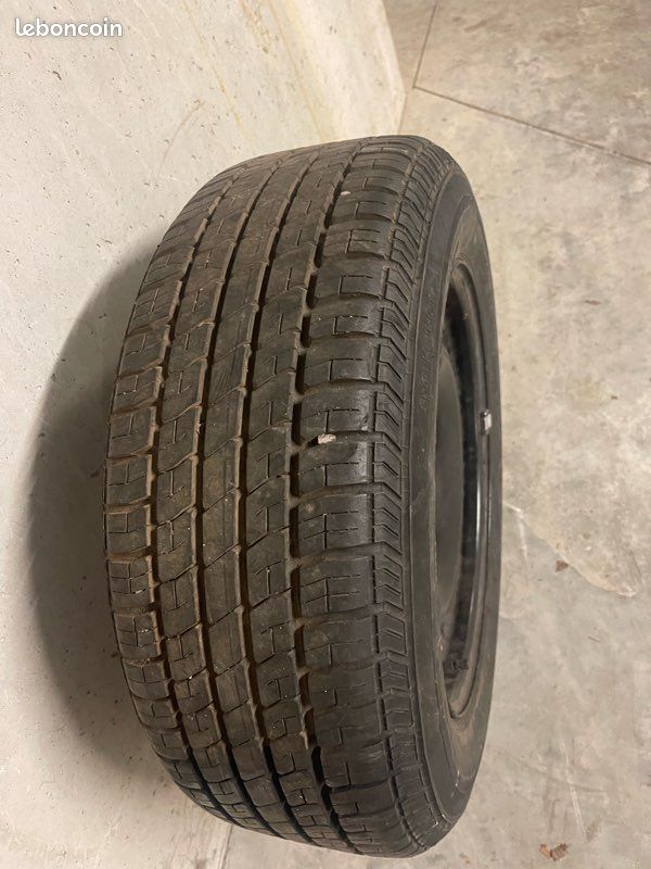 Roue secours 7Jx15h2 E37 Volkswagen continental 205/60R15 91v état neuf (image 3)