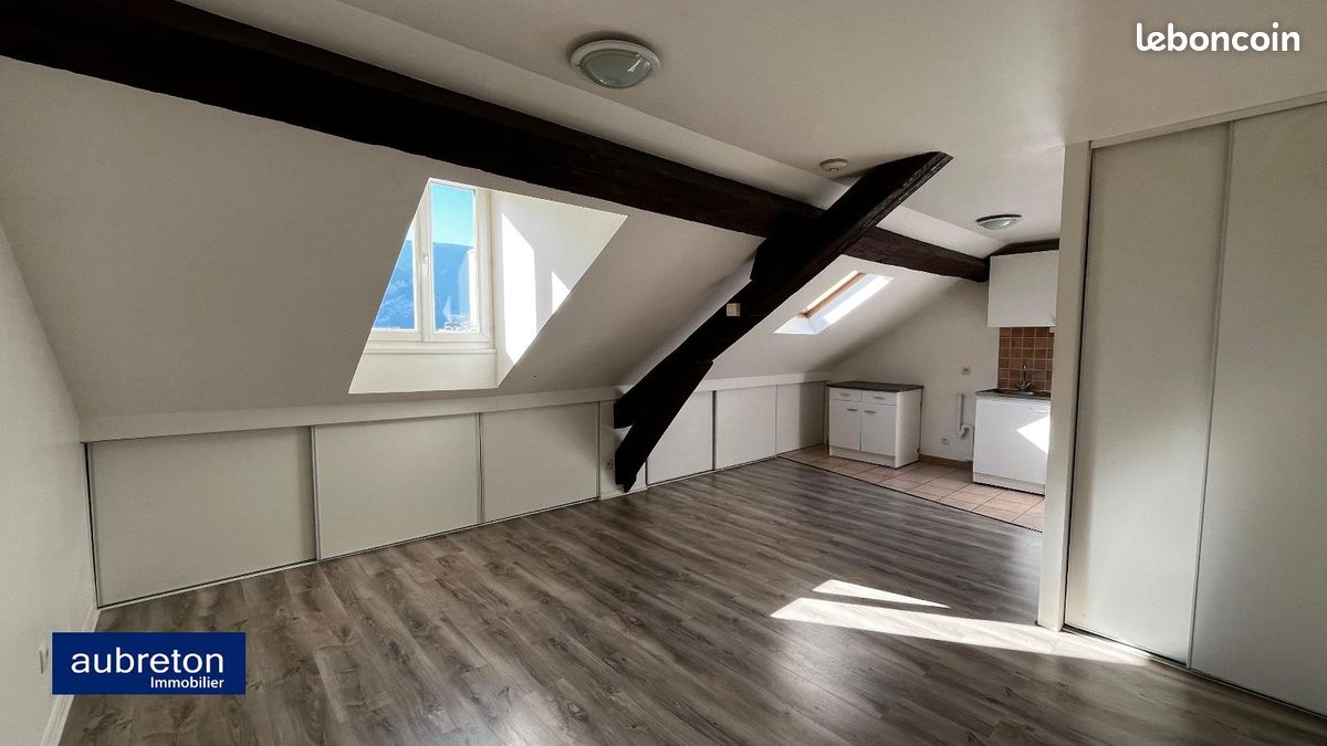 Appartement 1 pièce 18 m² · à Grenoble · 18 m² · 325 €/mois