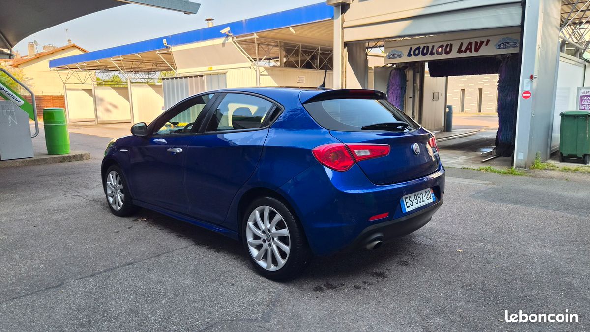 Alfa Romeo Giulietta 1.4 Multiair (image 2)