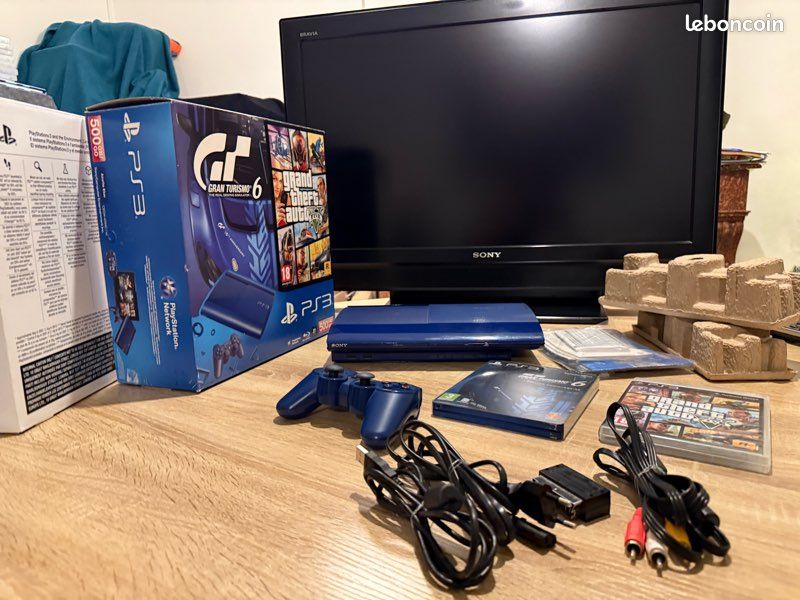Pack PS3 Slim Bleue 500 Go + Gran Turismo 6 + GTA V - Complet Et En Boîte