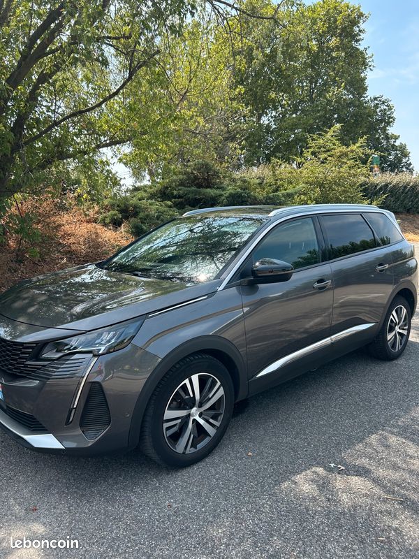 Peugeot 5008 (image 1)