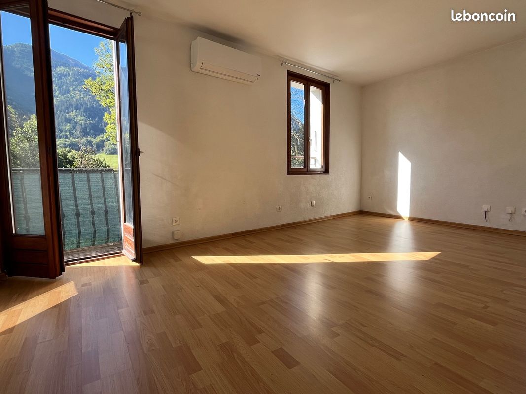 Appartement 5 pièces 96 m² · à Saint-Jeoire · 96,5 m² · 240 000 €