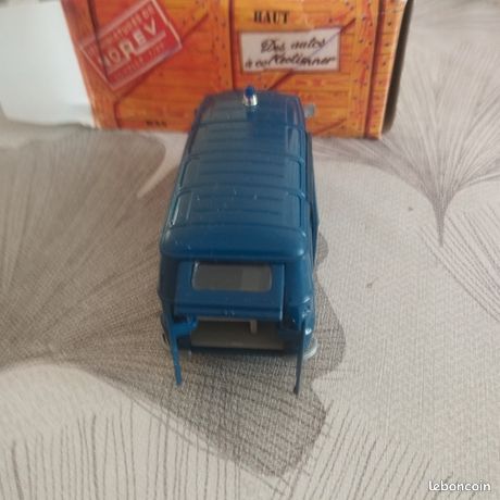 Norev 250 Estafette Renault Gendarmerie 1:43 - Miniature De Collection