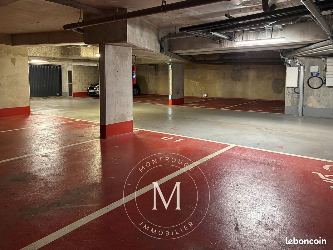 Parking 13 m² · à Montrouge · 13 m² · 100 €