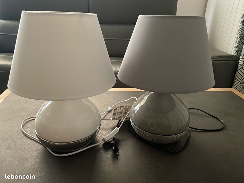 2 lampes une pieds blanc l’aitre pieds gris neuves (image 4)
