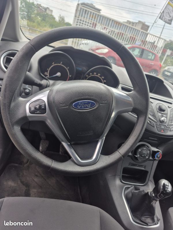 FORD Fiesta - VI Phase 5 portes 1.5 TDCI 75 cv (image 8)