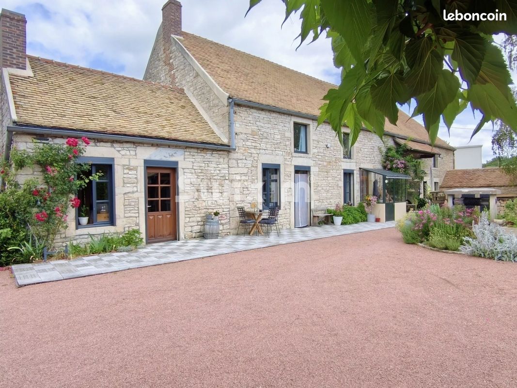 Maison 7 pièces 250 m² · à Beaune · 250 m² · 890 000 €