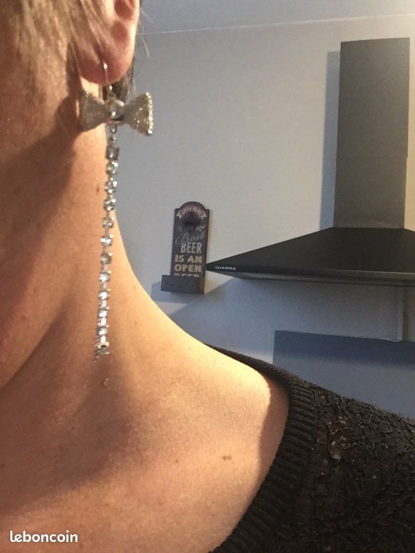 Boucle d oreille (image 1)