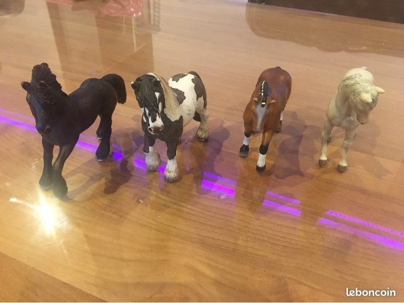 Figurine cheval Schleich (image 1)