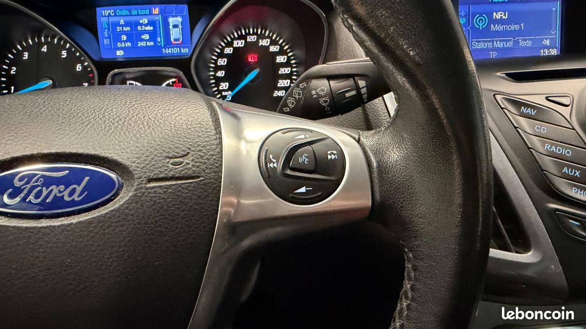 FORD FOCUS SW 1.0 ECOBOOST 125 CH TITANIUM-X START-STOP DISTRIBUTION REMPLACEe (image 24)