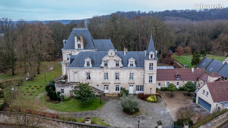 Château 15 pièces 750 m²