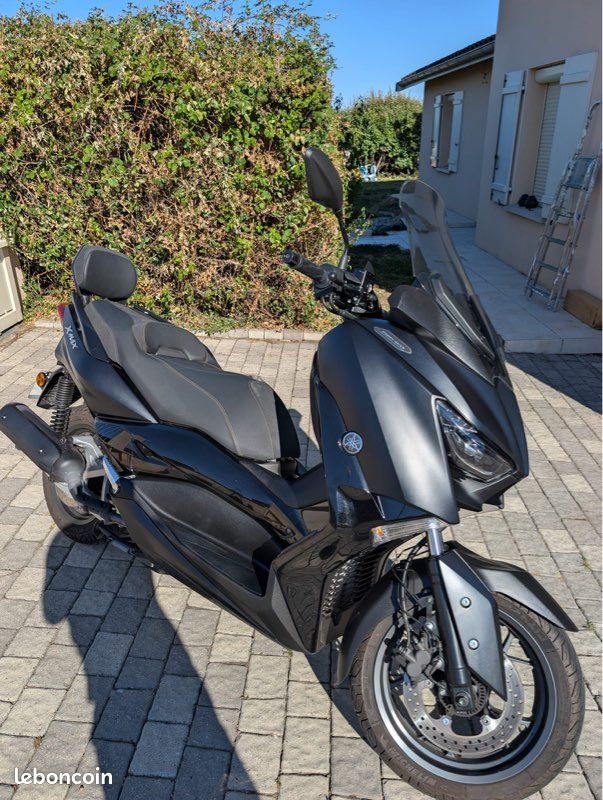 Xmax 125 Iron max 2019 6000kms très bon état,révision des 6000kms faite,contrôle technique ok (image 2)