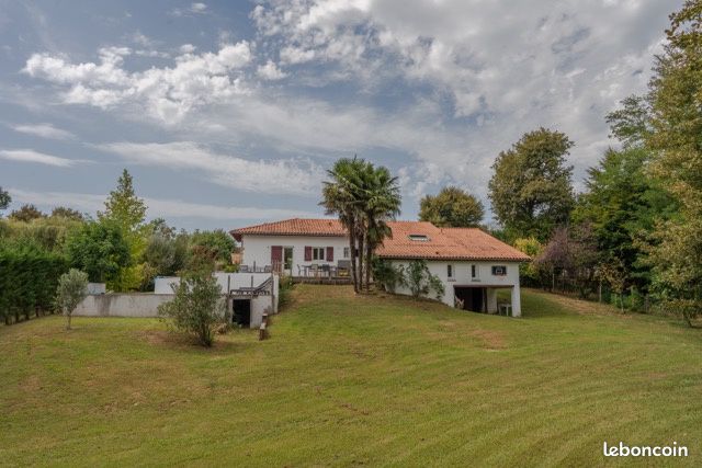 Maison 6 pièces 163 m² · à Urcuit · 163 m² · 685 000 €