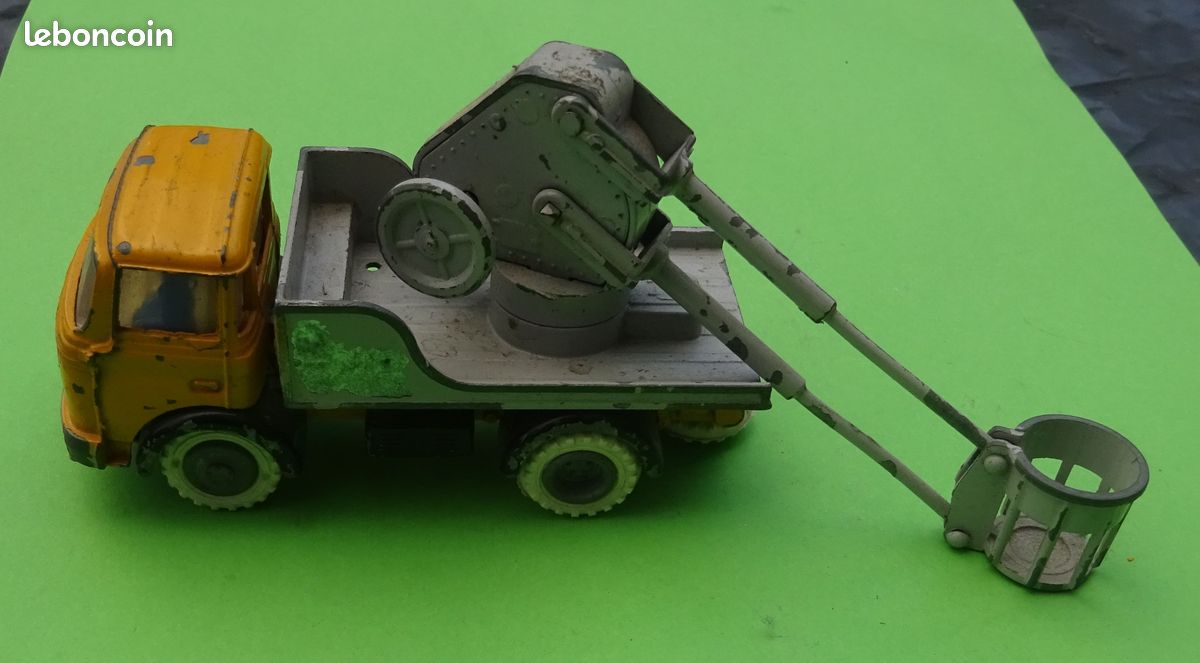 Camion Grue Berliet GAK – France Jouet – Métal – Fabrication Française – Occasion