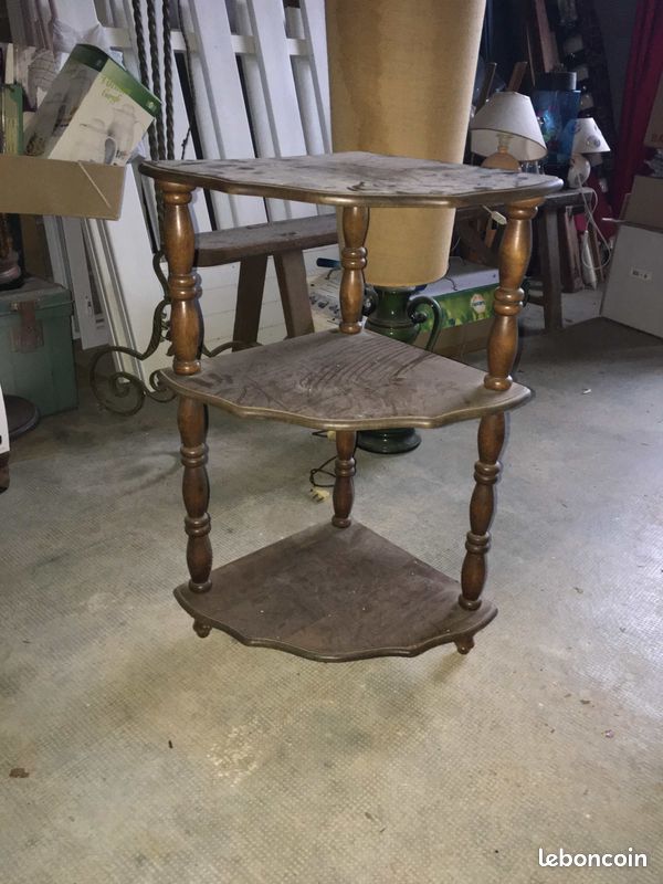 Tables de chevet et guéridon en bois (image 1)