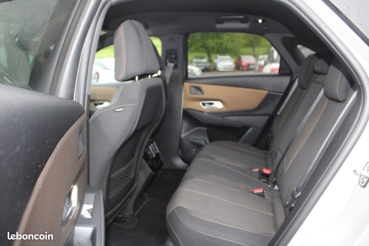 Ds DS 7 CROSSBACK II BASTILLE HDI 130 CV GPS 3D CAMÉRA USB JA 19 I-COKPIT FULL LED BOITE AUTO EAT-8 (image 9)