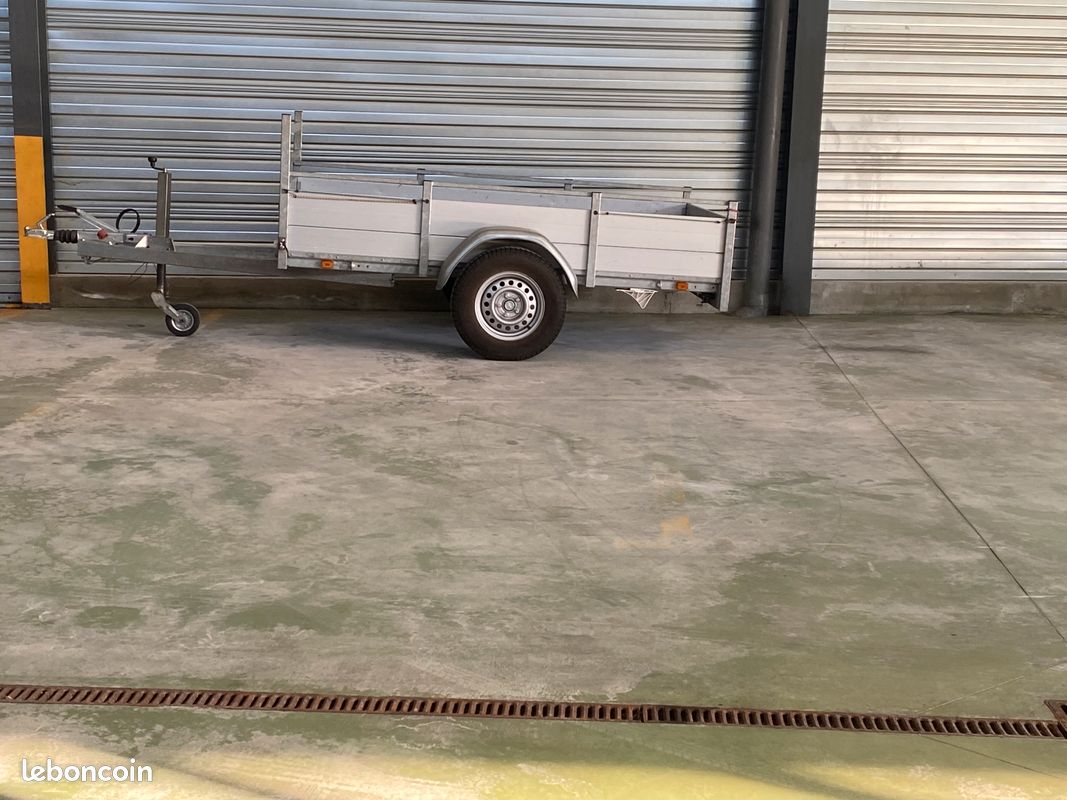 Location garage · à Yssingeaux · 130 €