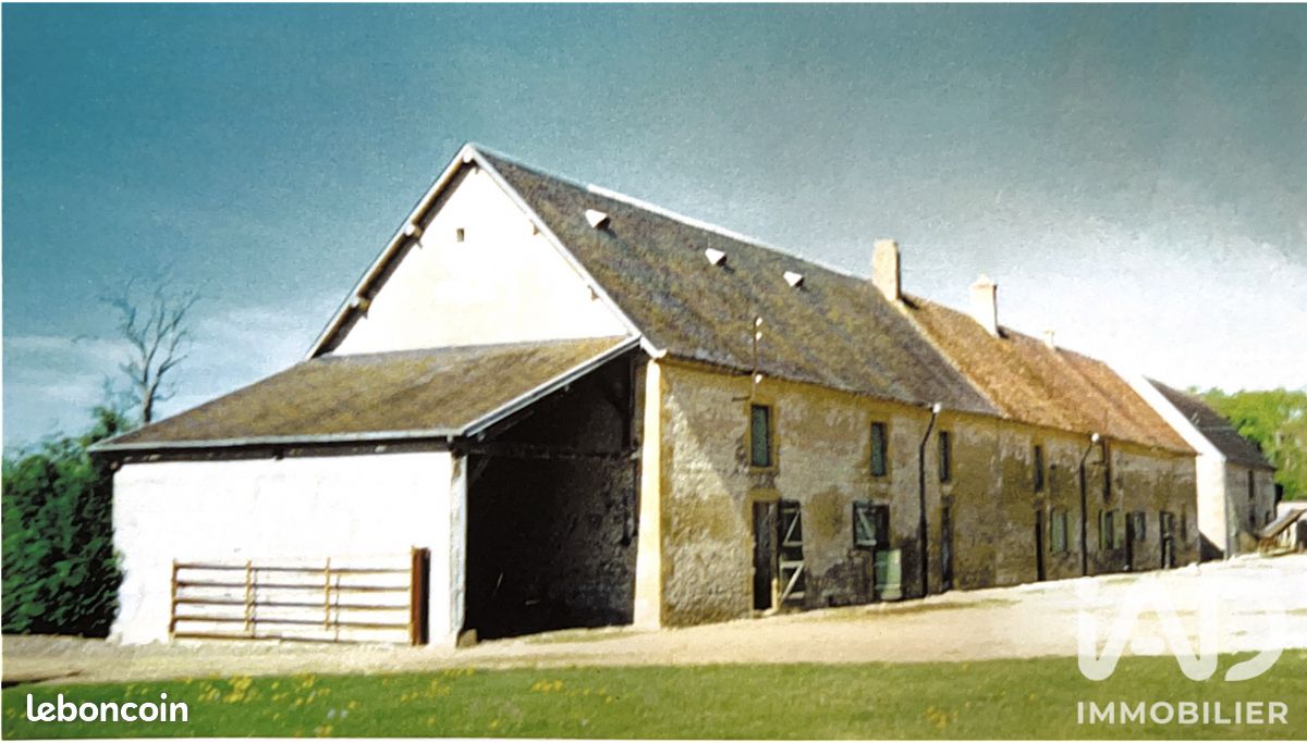 Maison 7 pièces 1719 m² · à Avord · 1 719 m² · 125 000 €