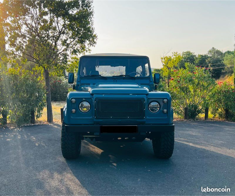 LAND ROVER Defender 90 (image 3)
