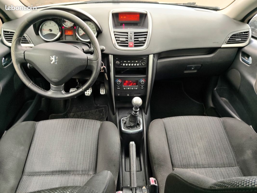 peugeot-207-1-6-hdi-112-174402-kms-cv-ann-e-2010-voitures