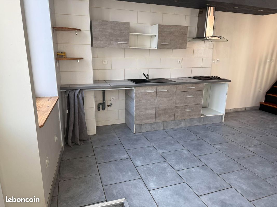 Maison 5 pièces 100 m² · à Étroeungt · 100 m² · 550 €/mois