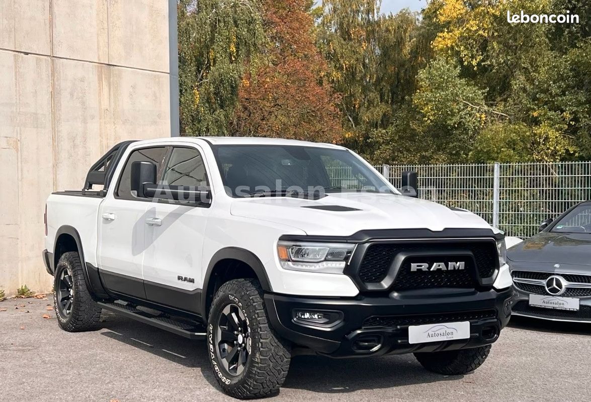 Dodge RAM 1500 Rebel 5.7 HEMI V8 401 ch 4x4 – Harman Kardon – CarPlay – Suspensions pneumatiques (image 21)